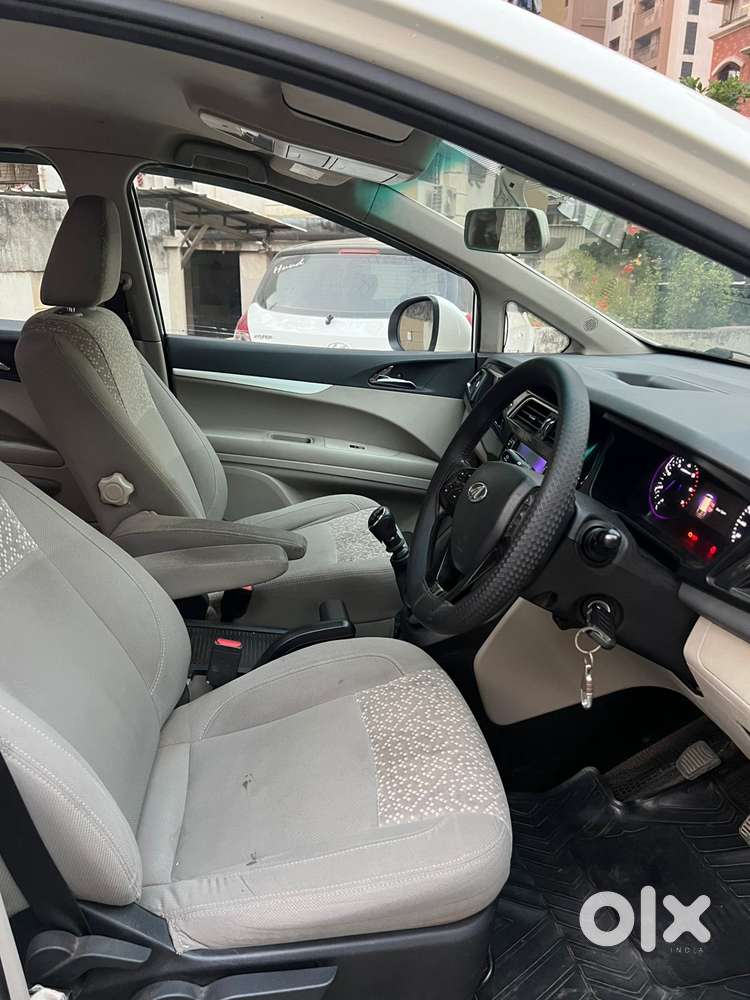 Mahindra Marazzo M6, 2018, Diesel