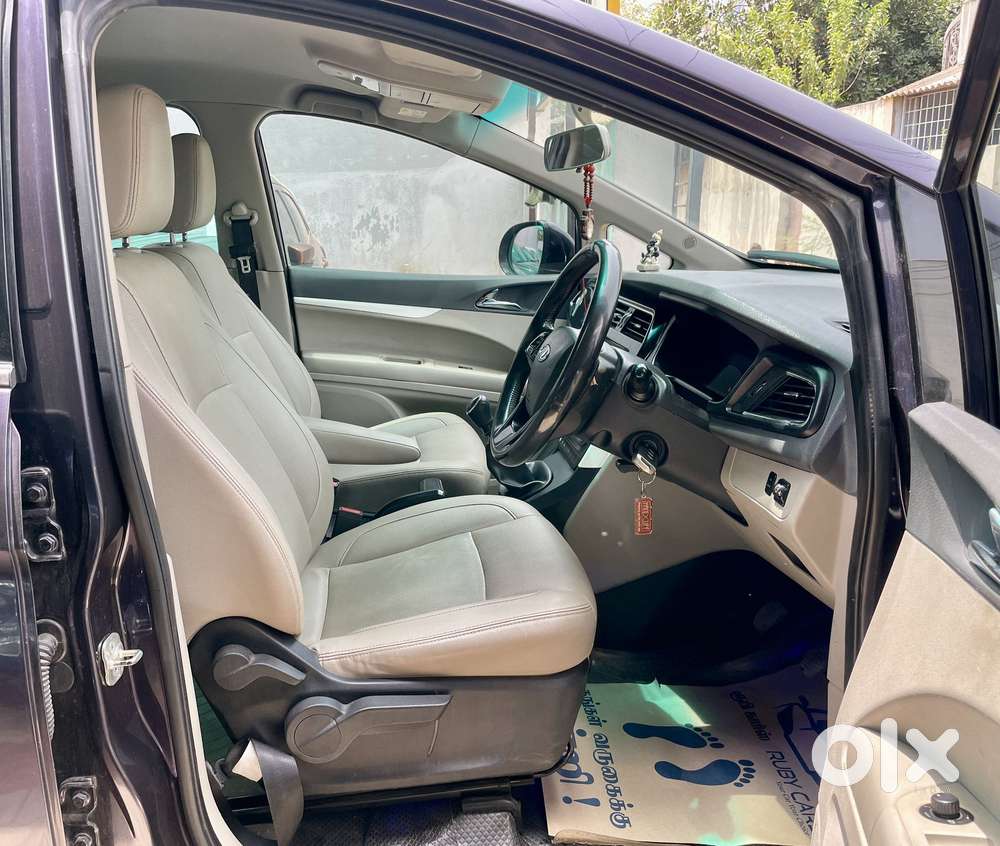 Mahindra Marazzo M8, 2019, Diesel