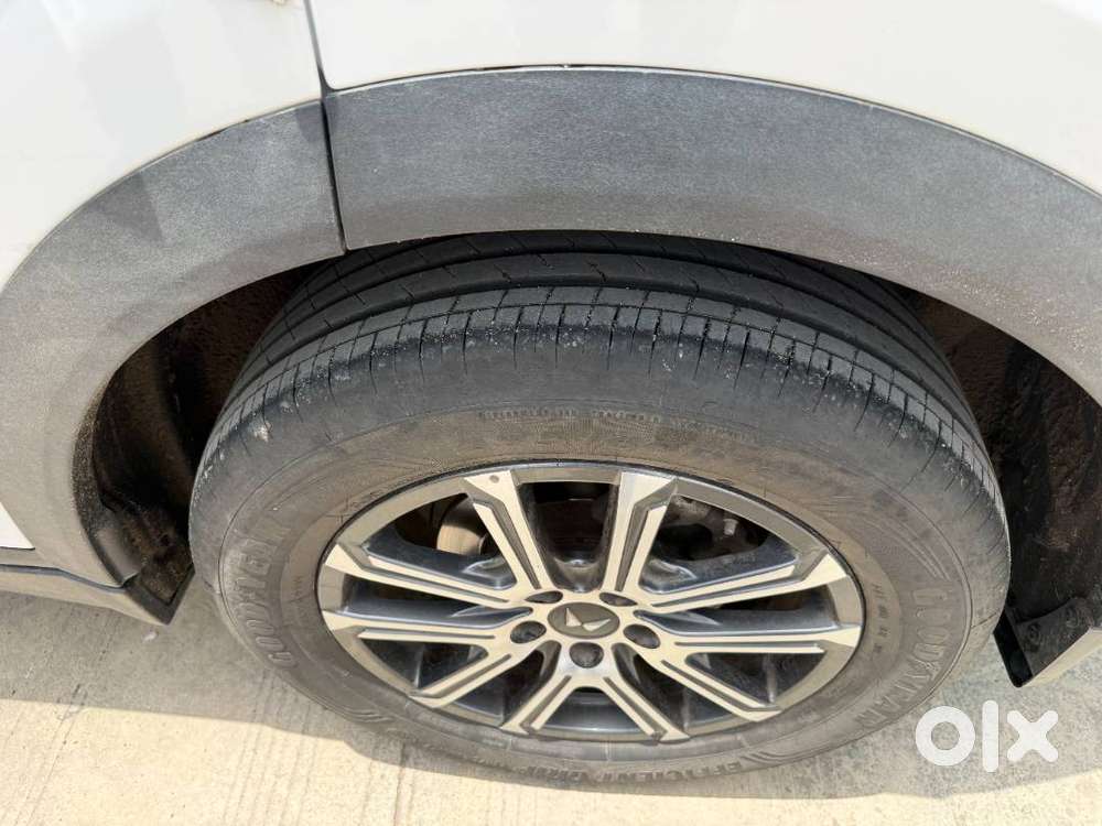 Mahindra Xuv700 2024 Diesel 15900 Km Driven