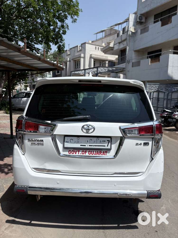 Toyota Innova Crysta 2.4 Vx Mt 8s, 2017, Diesel