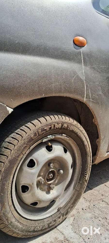 Front Tyre New Rear Tyre 50 Persent  Battery