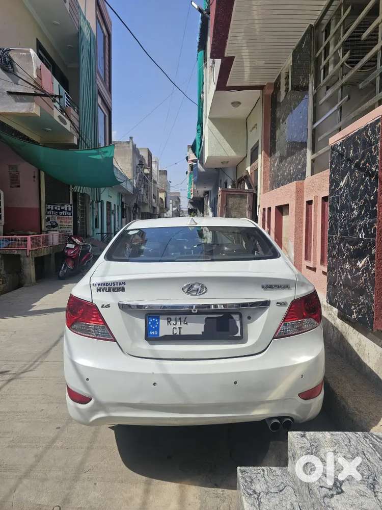 Hyundai Verna Fludic 2012 Model