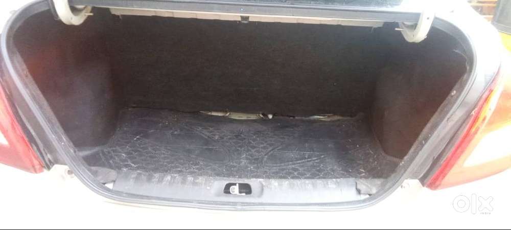Maruti Suzuki Swift Dzire (2012)(petrol)