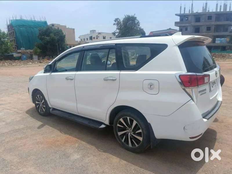 Toyota Innova Crysta 2.7 Zx At, 2022, Petrol