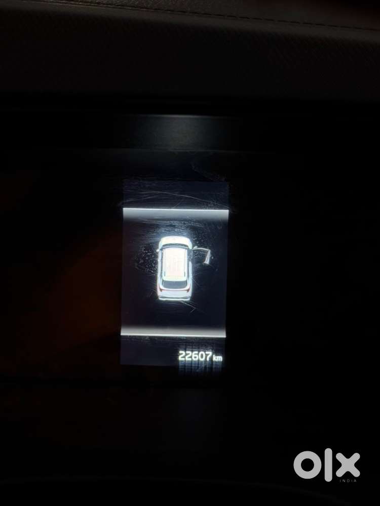 Kia Carens Petrol 2023 Only 23000km Driven Petrol