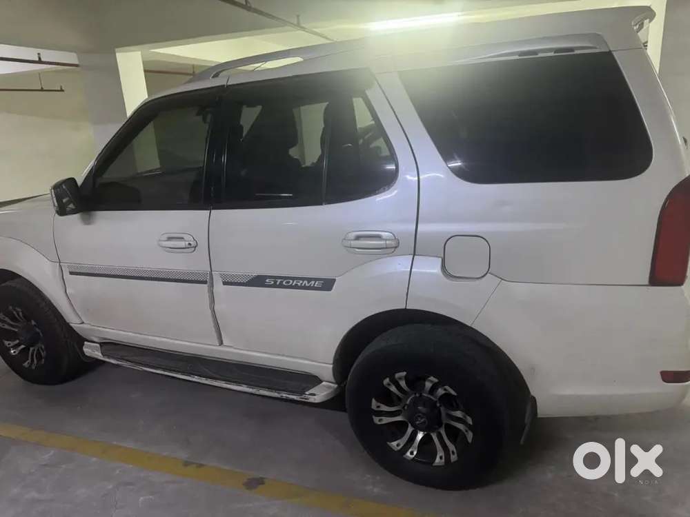 Tata Safari Storme 2014 Diesel Variant Car