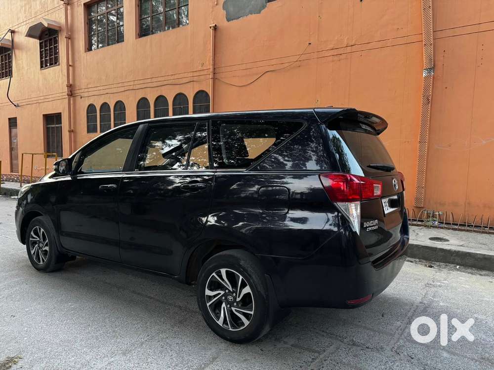 Toyota Innova Crysta 2.4 G Mt 7 Str, 2022, Diesel