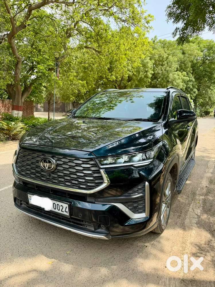 Toyota Innova Hycross 2024 Model