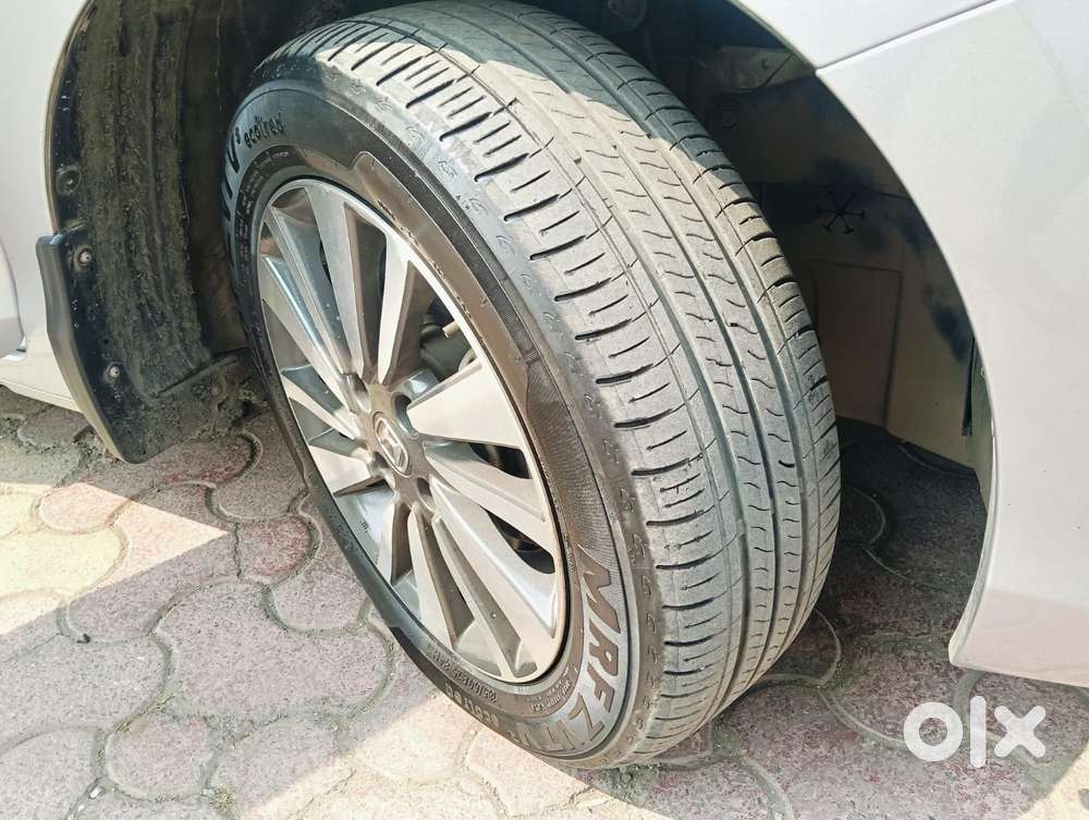 Honda City 1.5 V 5th Gen I-vtec Mt, 2023, Petrol