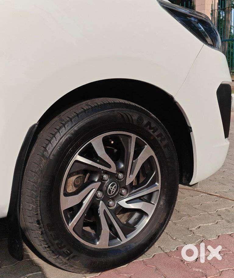 Toyota Innova Crysta 2.4 G Mt, 2022, Diesel