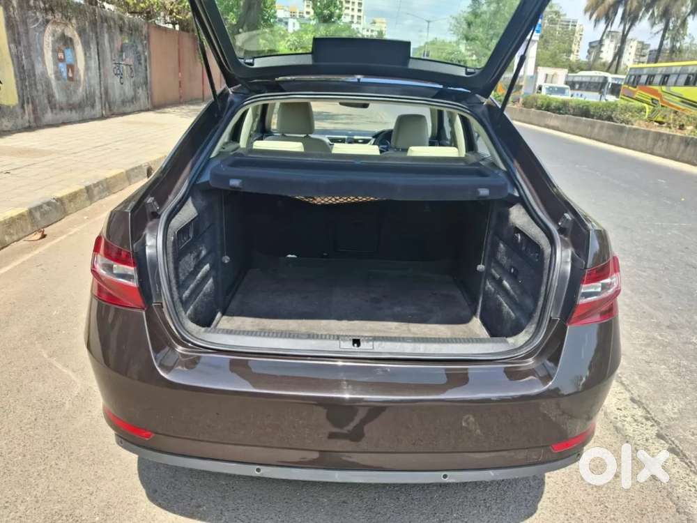 Skoda Superb [2014-2016] 1.8 Style Tsi At, 2018, Petrol