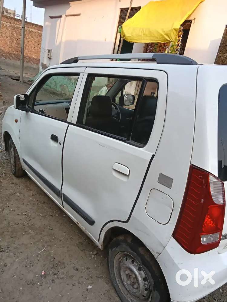 Car Me Koi Bhi Kami Nhi Hai