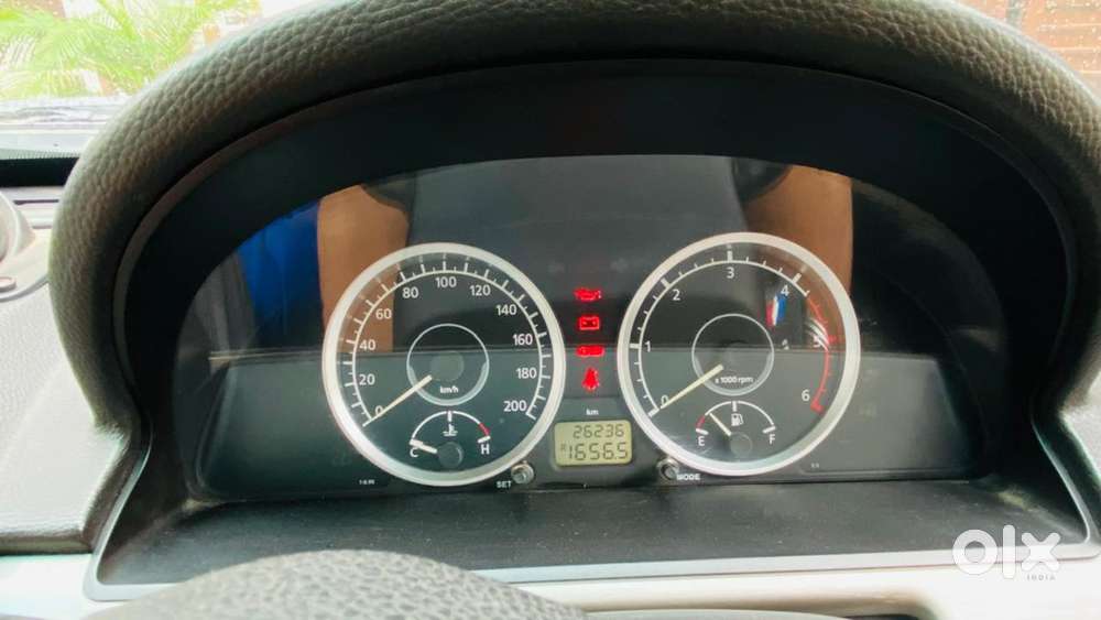 Tata Safari Storme 2015