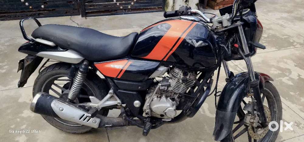 Bajaj V15 Petrol 2017 - Motorcycles in Dunga Road, Dehradun - 1859947487