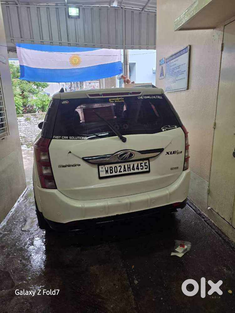 Mahindra Xuv W10