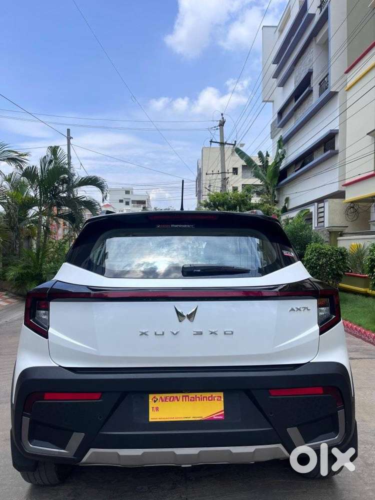 Mahindra Xuv 3xo Ax7l Petrol Mt, 2024, Petrol