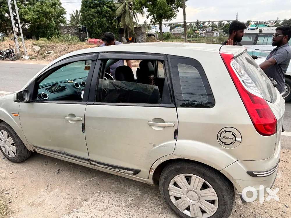 Ford Figo Zxi 2011