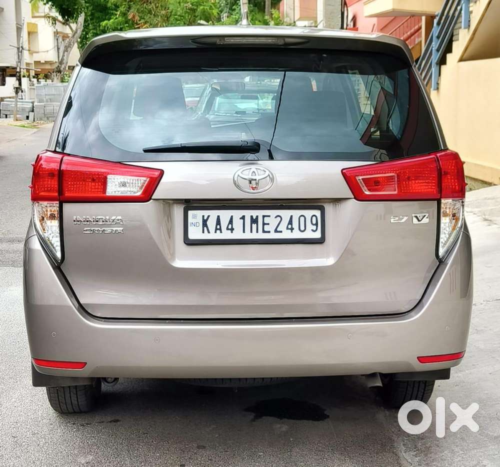 Toyota Innova Crysta 2.7 V, 2023, Petrol