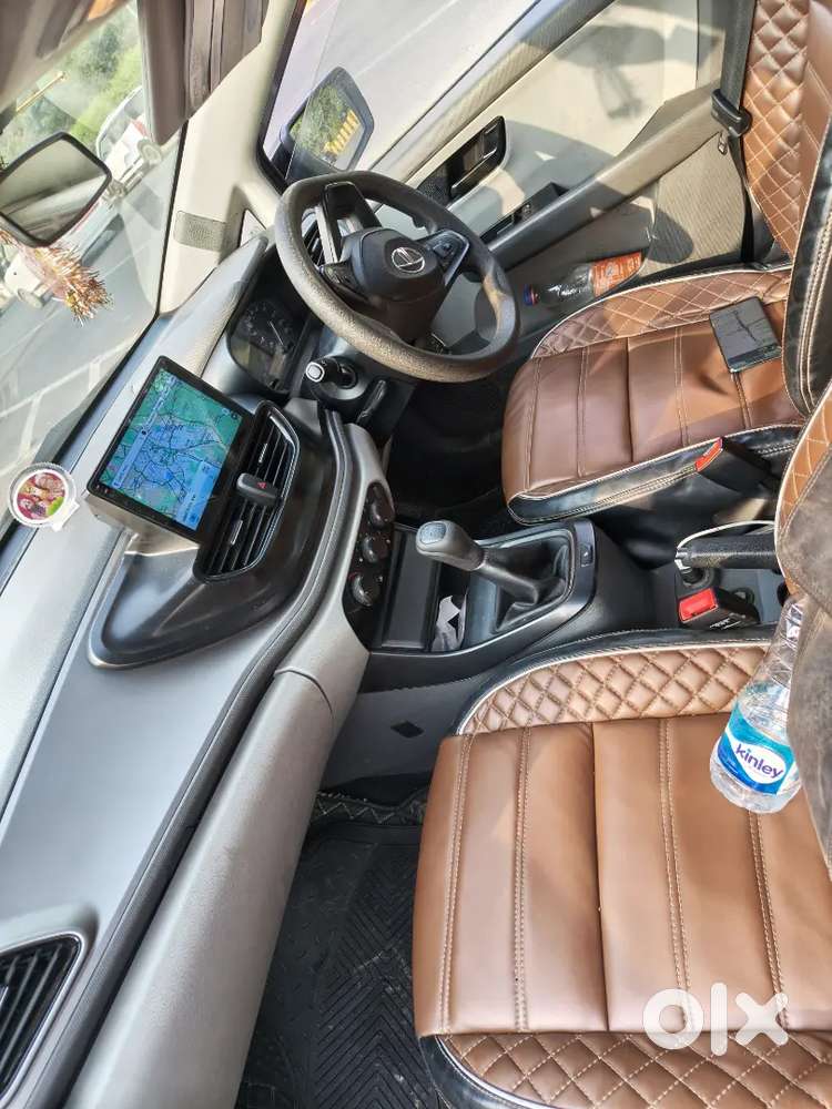 Tata Altroz Xe Petrol 2021