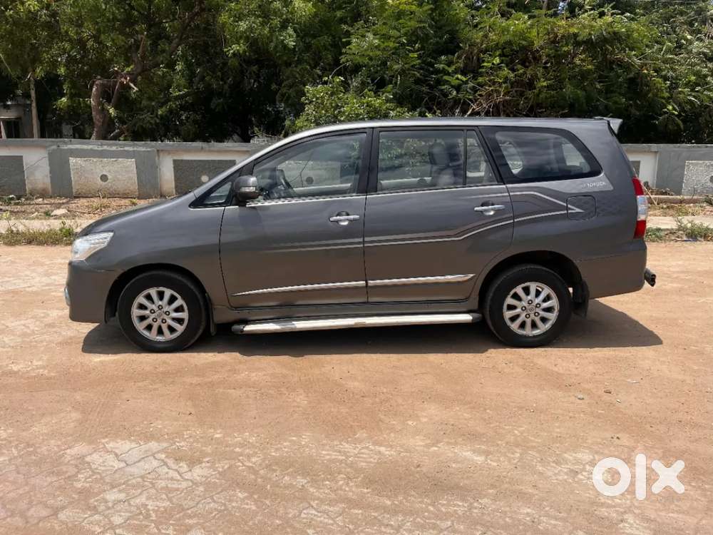 Toyota Innova 2.5 Zx Diesel 7 Seater Bsiii, 2014, Diesel