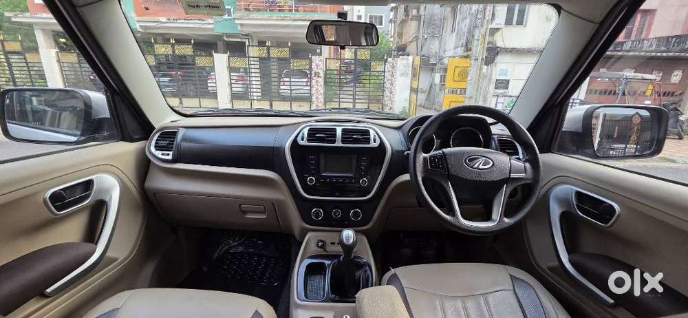 Mahindra Tuv 300 Mhawk100 T8, 2016, Petrol