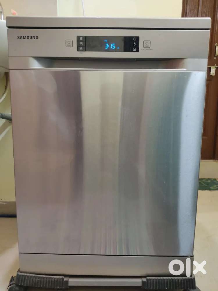 SAMSUNG DISHWASHER /DW60M5042FS/TL. Kitchen & Other Appliances