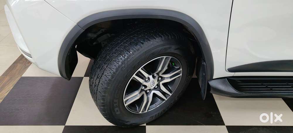 Toyota Fortuner 4x2 At 2.7 Petrol, 2022, Petrol