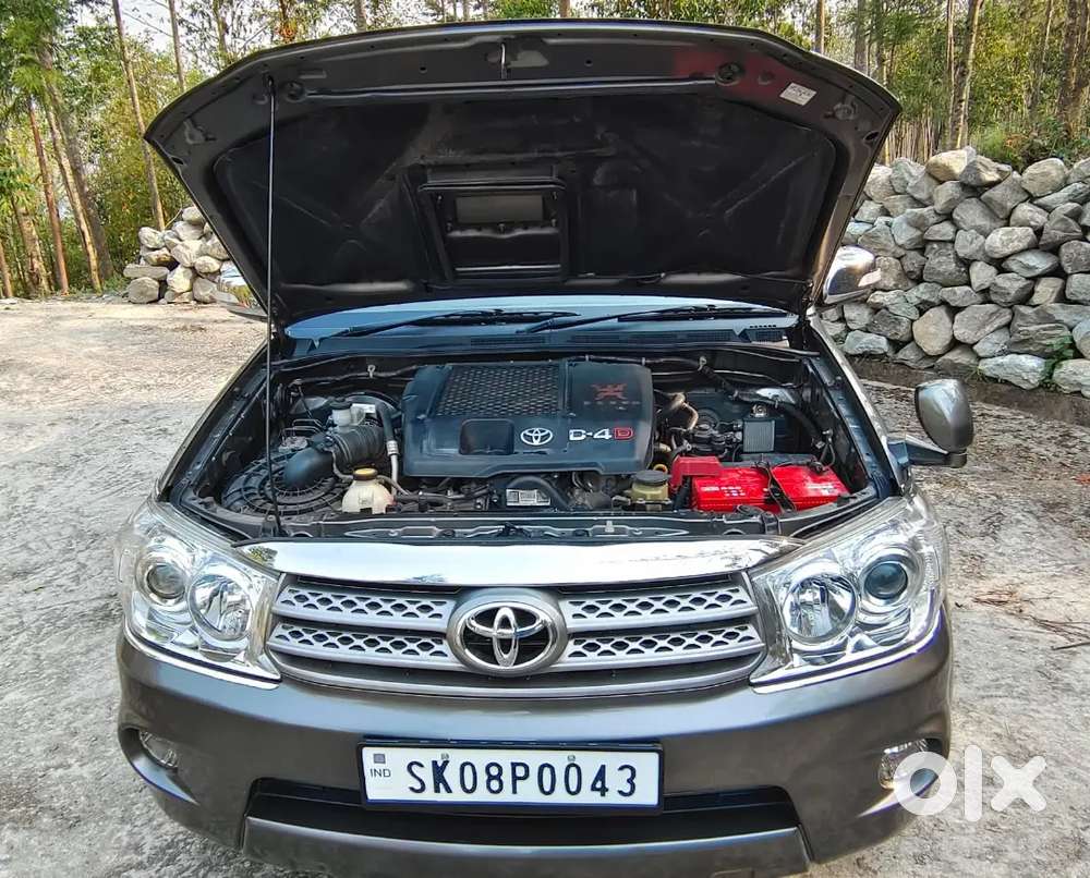 Excellent Condition Less Driven Toyota Fortuner 2010 4x4 For Sale.