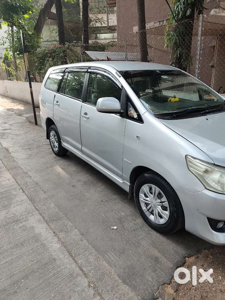 Toyota Innova 2012