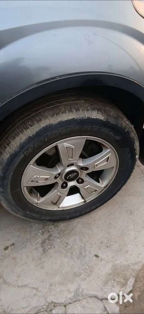 Xuv 500 W8