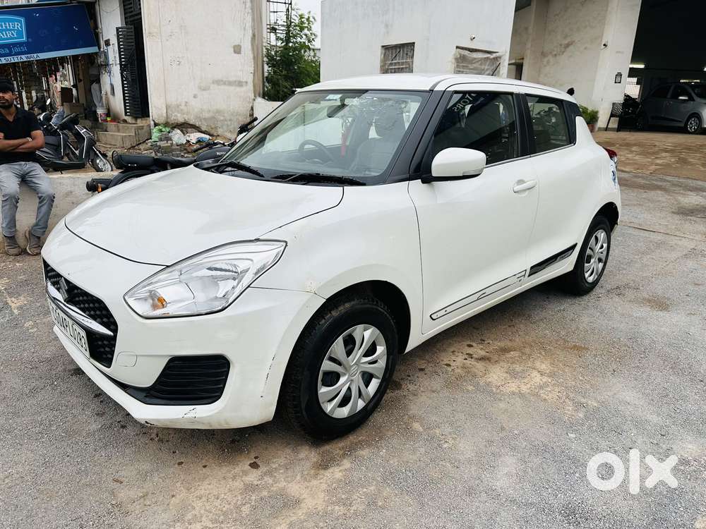 Maruti Suzuki Swift Vxi + Manual, 2023, Petrol