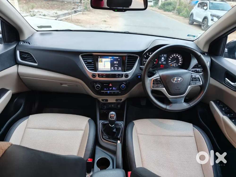 Hyundai Verna Sx O Sunroof  Push Start Black Colour 6 Air Dog