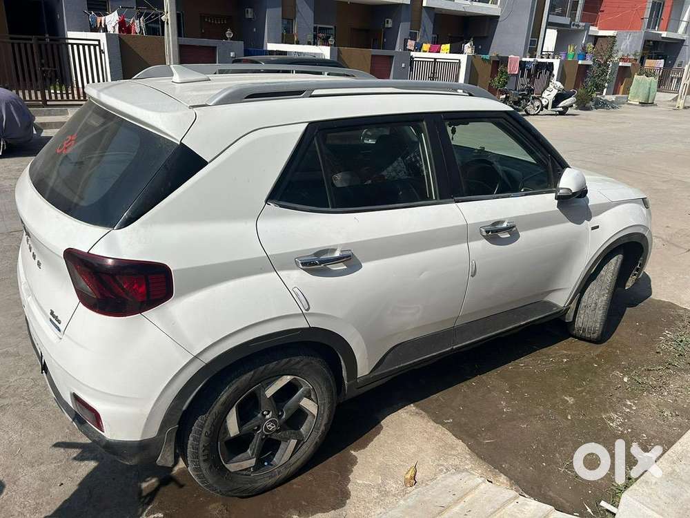 Hyundai Venue 2019 Petrol Well Maintained