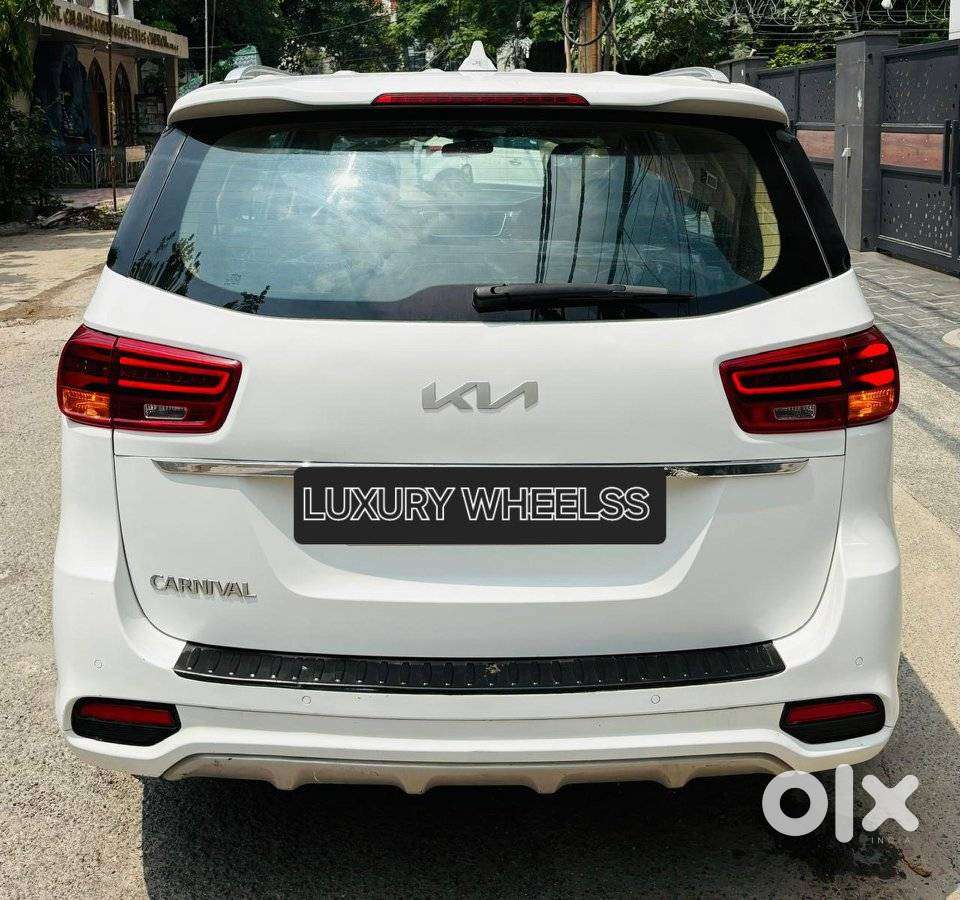 Kia Carnival Prestige, 2023, Diesel