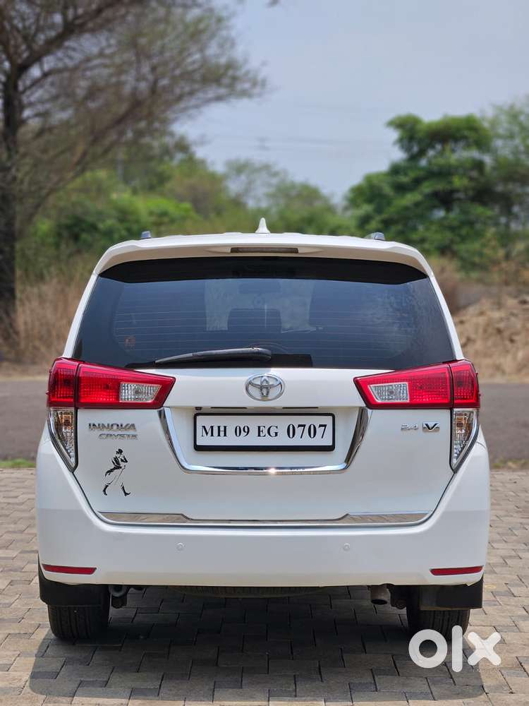 Toyota Innova Crysta 2.4 V 8 Str, 2017, Diesel