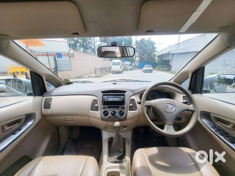 Toyota Innova 2.0 G (petrol) 8 Seater Bs Iv, 2005, Petrol