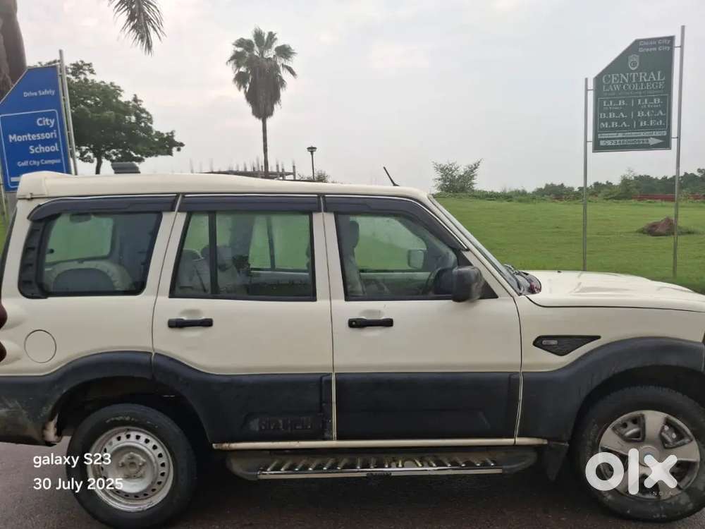 Mahindra Scorpio Classic 2021 Diesel 810000 Km Driven