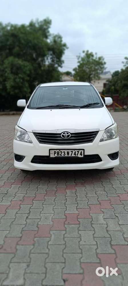 Toyota Innova 2014 Diesel Well Maintained