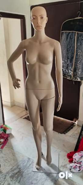 Plastic Female Full Body Black Mannequins at Rs 4000 in Delhi