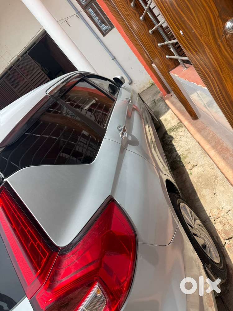 Maruti Ertiga Vxi 2024