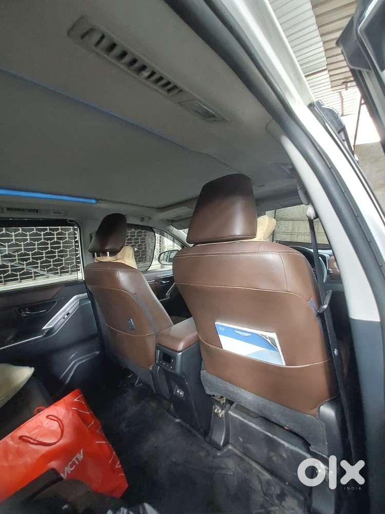 Toyota Innova Hycross 2.0 Zx (o) Hybrid 7 Str, 2024, Petrol