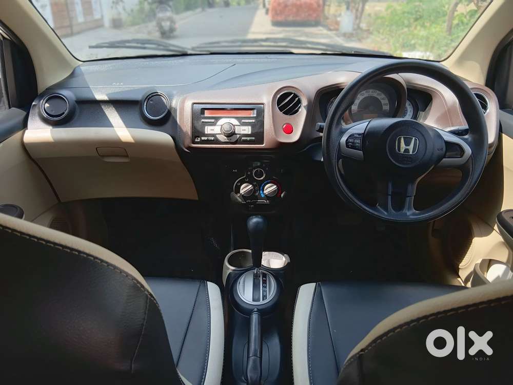 Honda Brio V Automatic, 2013, Petrol