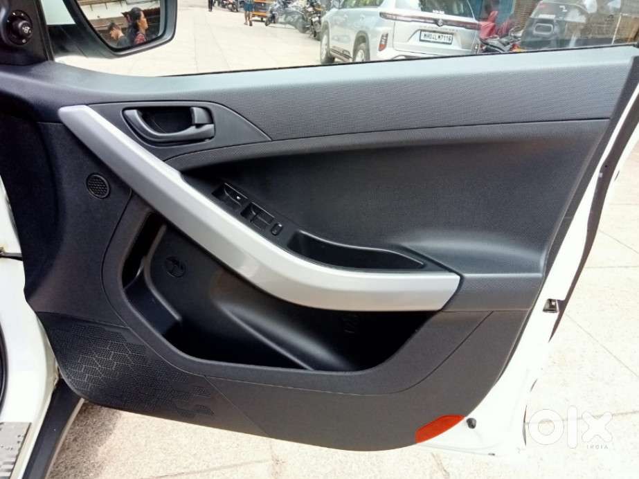 Tata Nexon 1.5 Revotorq Xm (s), 2023, Petrol
