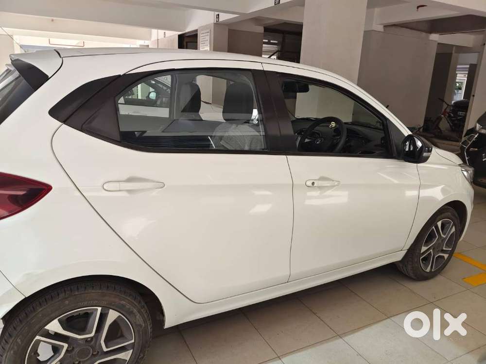 Tata Tiago Xz Plus 2021 Company Fitted Reverse Camera And Music System