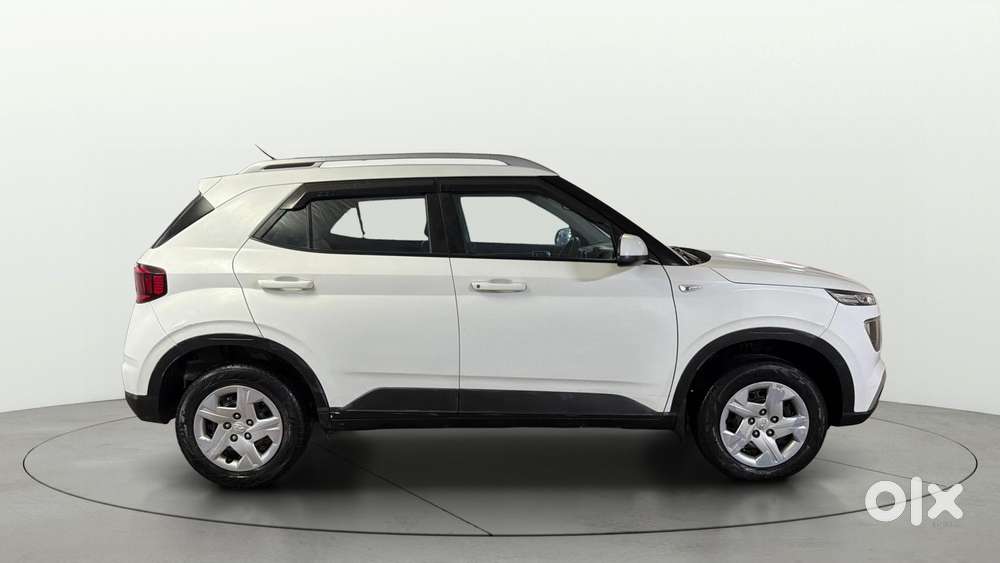 Hyundai Venue 1.2 S Plus, 2022, Petrol