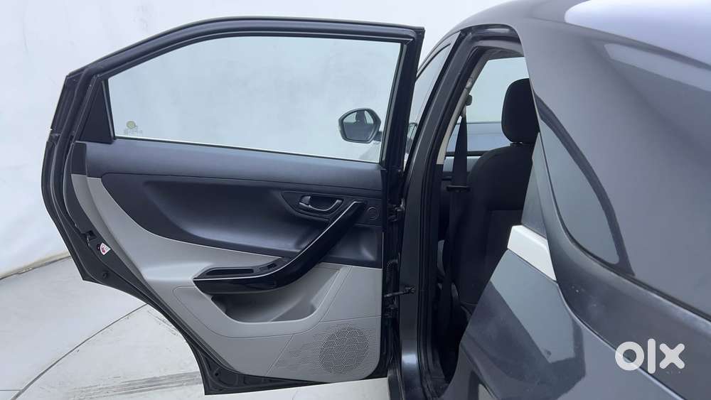 Tata Nexon 1.5 Revotorq Xm, 2018, Diesel