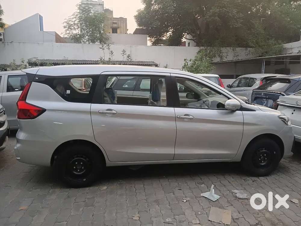 Maruti Suzuki Ertiga 1.5 Vxi 2016