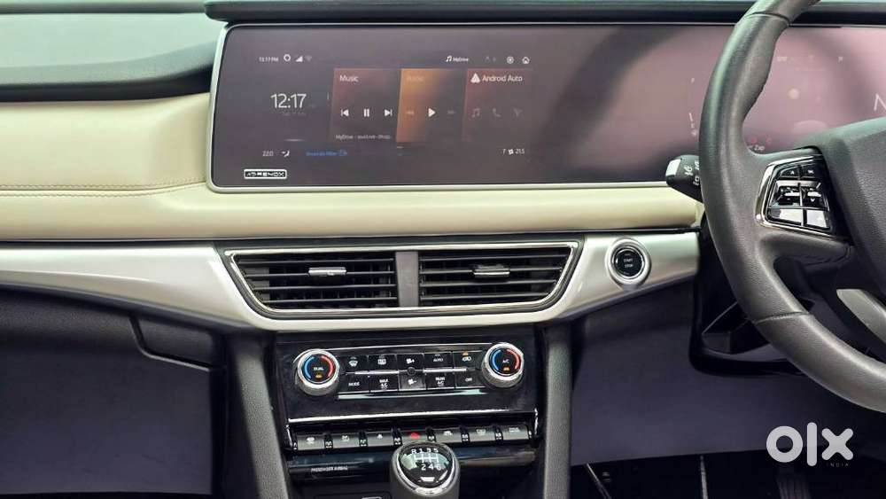 Mahindra Xuv700 2.2 Ax 7 Diesel Mt Str, 2025, Diesel
