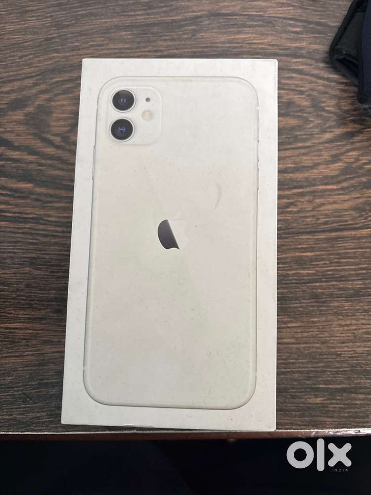 Iphone 11 64gb variant white colour with original box and charger