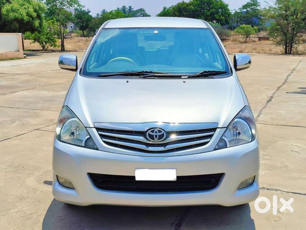 Toyota Innova 2012